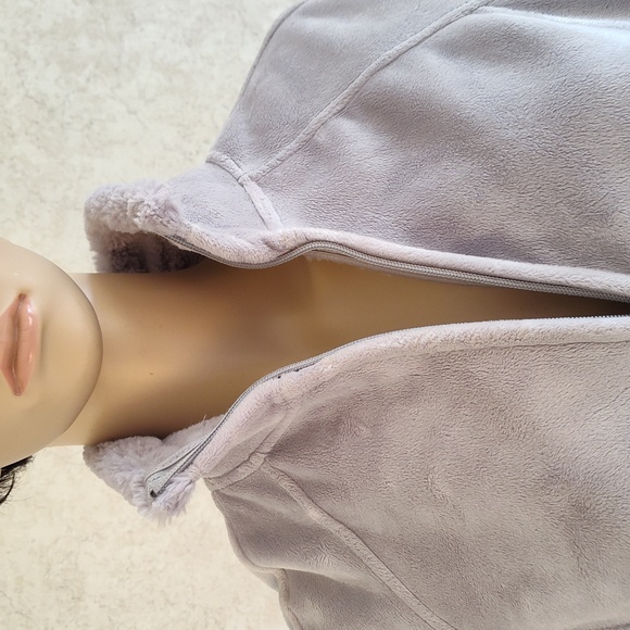 Ladies coat 🧥 - Picture 3 of 9